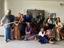 Gruppenfoto, Schüler, Lehrer, erste Rotte Köln in historischen Kostümen
